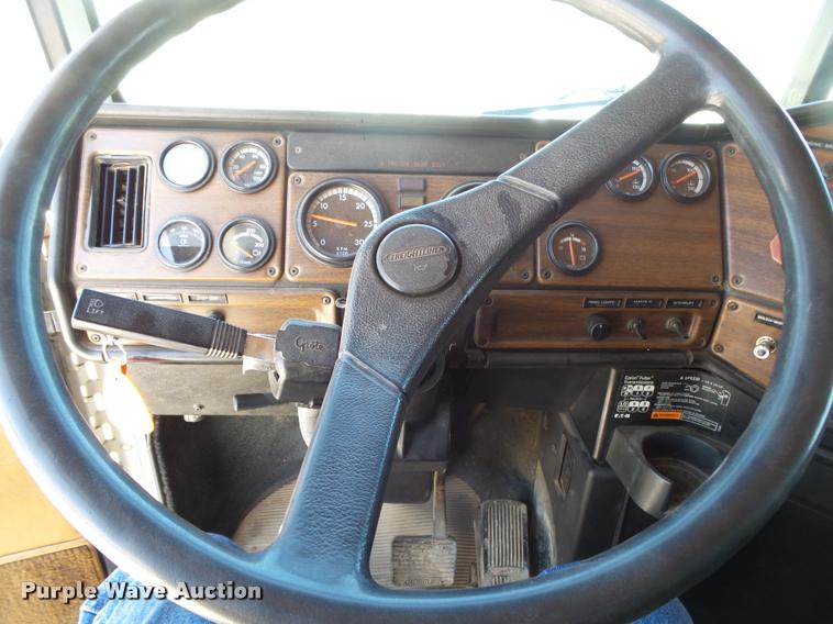 image for item DB7399 2004 Freightliner FLD120 SD dump truck