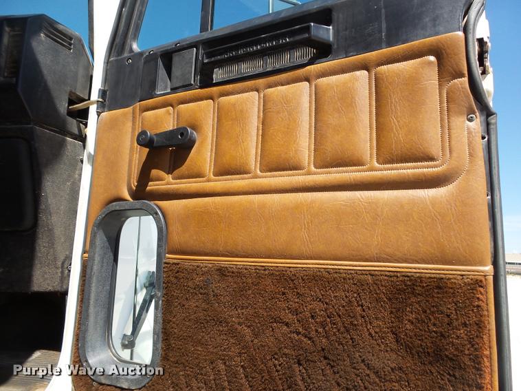 image for item DB7400 2004 Freightliner FLD120 SD dump truck