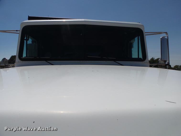 image for item DB7400 2004 Freightliner FLD120 SD dump truck