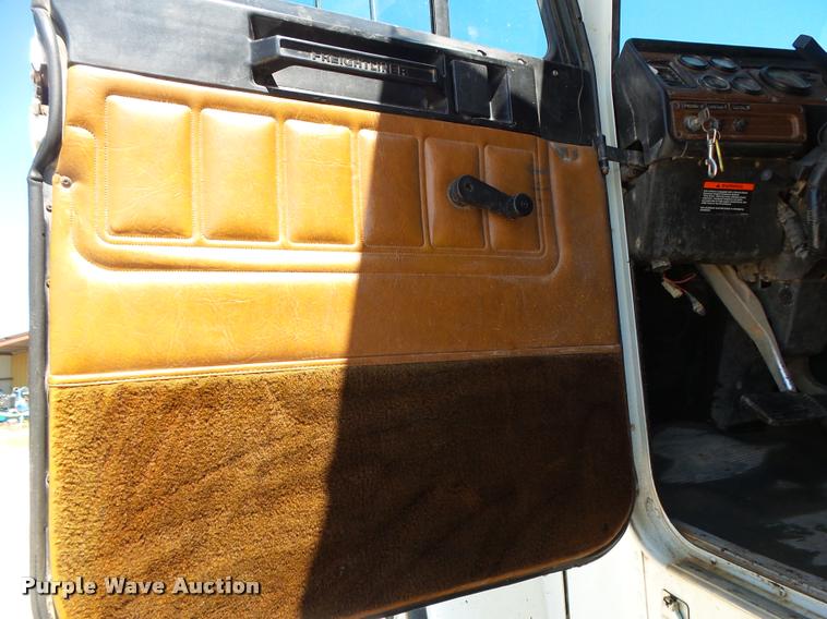 image for item DB7400 2004 Freightliner FLD120 SD dump truck