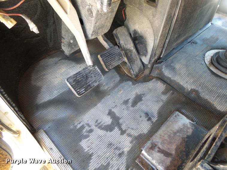 image for item DB7400 2004 Freightliner FLD120 SD dump truck