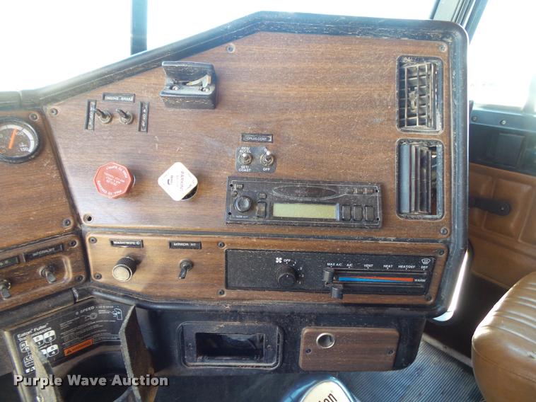 image for item DB7400 2004 Freightliner FLD120 SD dump truck