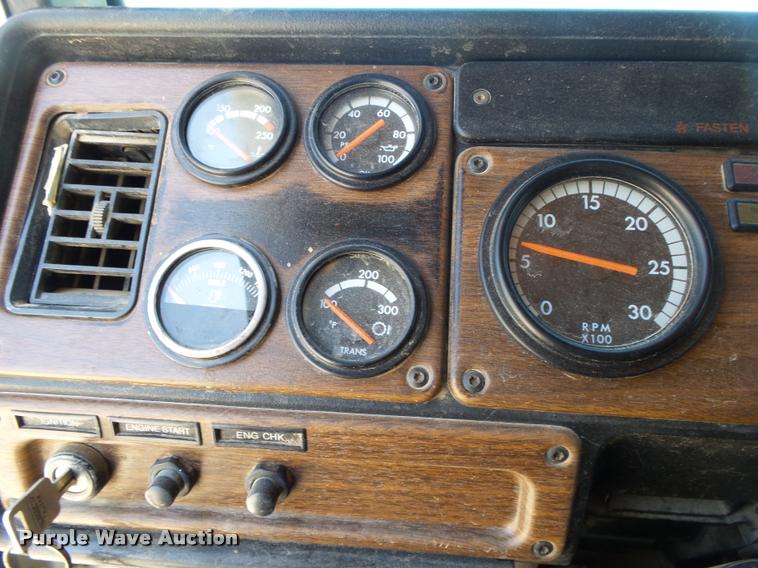 image for item DB7400 2004 Freightliner FLD120 SD dump truck