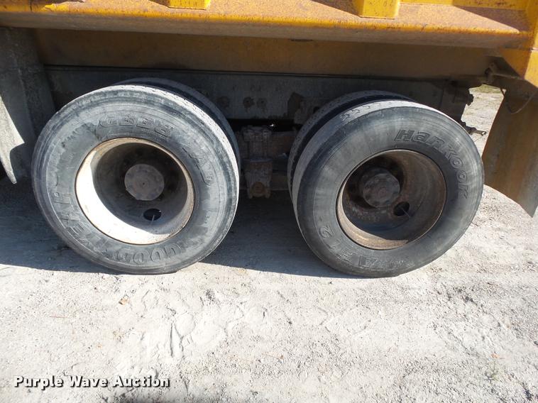 image for item DB7406 1998 Ford LT9501 Louisville 101 dump truck