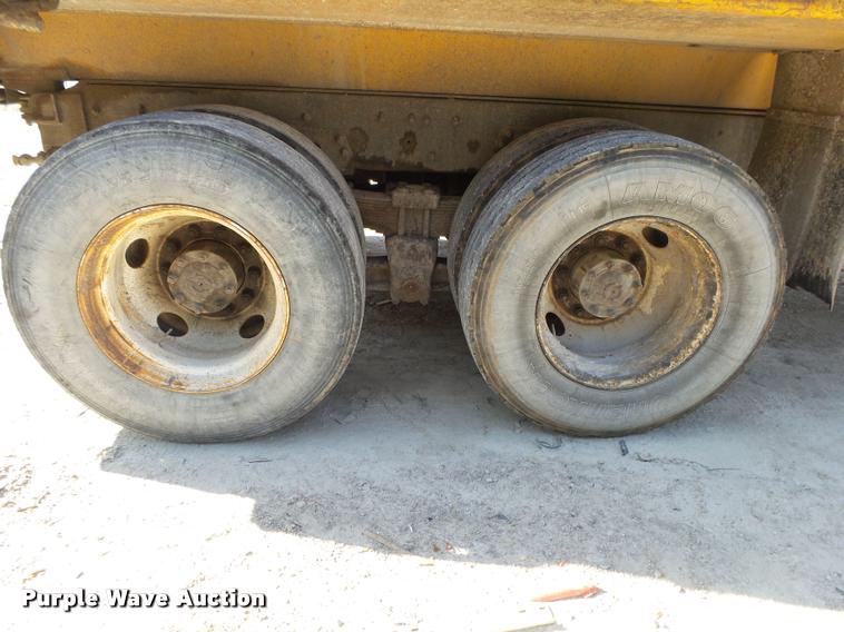image for item DB7406 1998 Ford LT9501 Louisville 101 dump truck