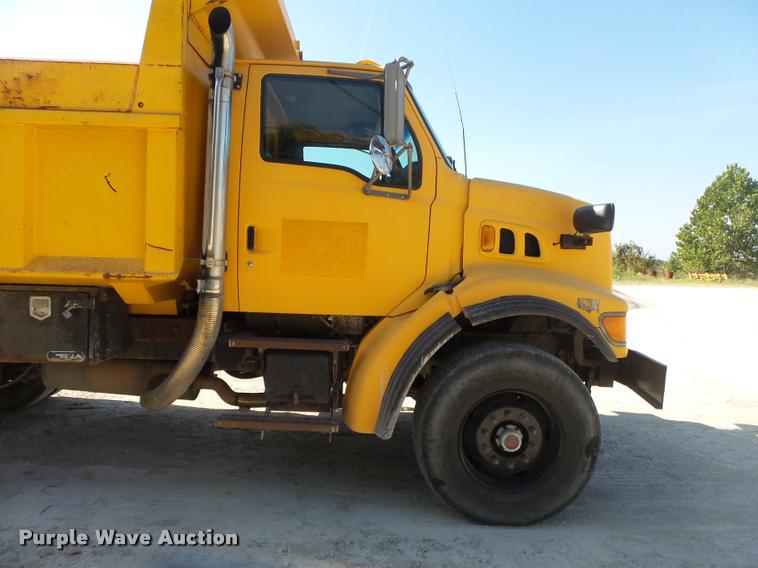 image for item DB7406 1998 Ford LT9501 Louisville 101 dump truck