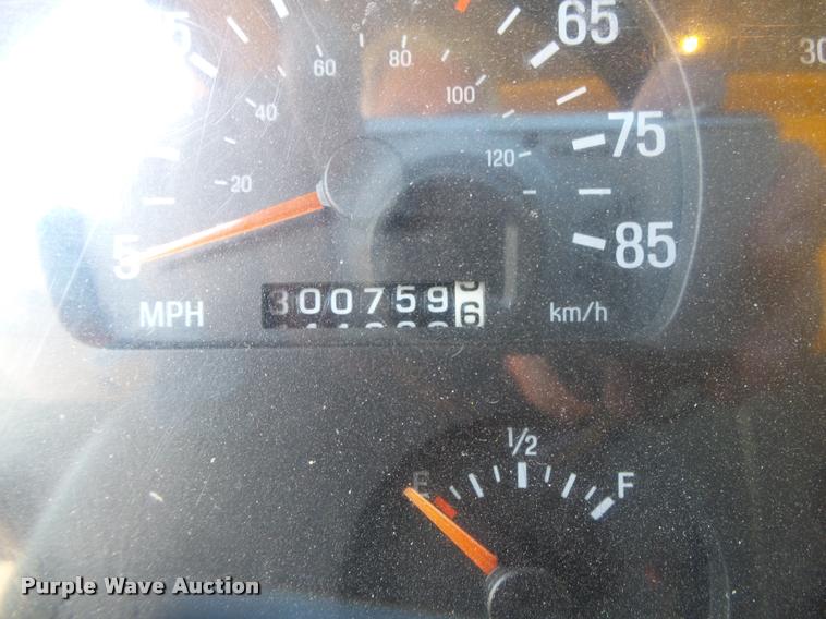 image for item DB7406 1998 Ford LT9501 Louisville 101 dump truck