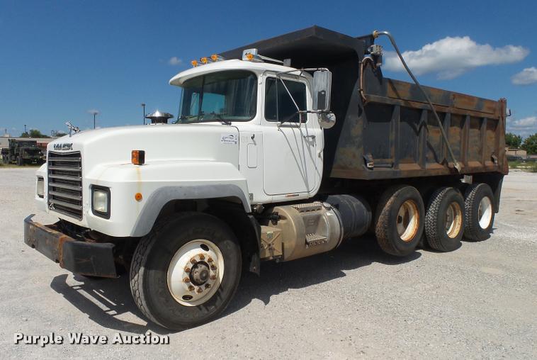 image for item DB7415 2001 Mack RD688S dump truck