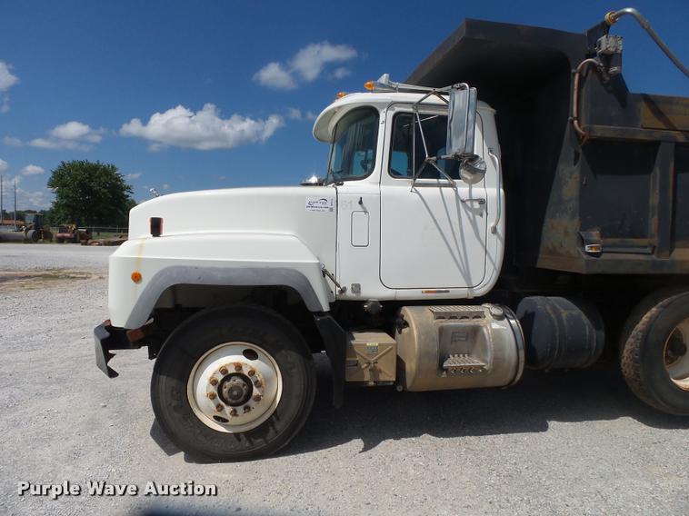 image for item DB7415 2001 Mack RD688S dump truck