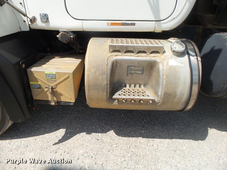 image for item DB7415 2001 Mack RD688S dump truck