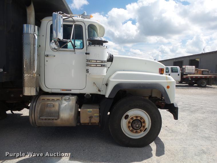 image for item DB7415 2001 Mack RD688S dump truck