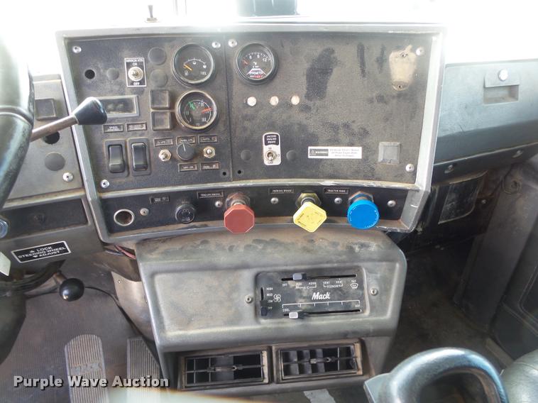 image for item DB7415 2001 Mack RD688S dump truck