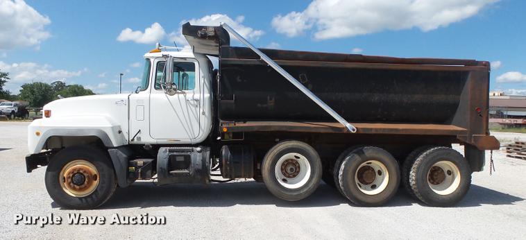 image for item DB7416 2003 Mack RD688S dump truck