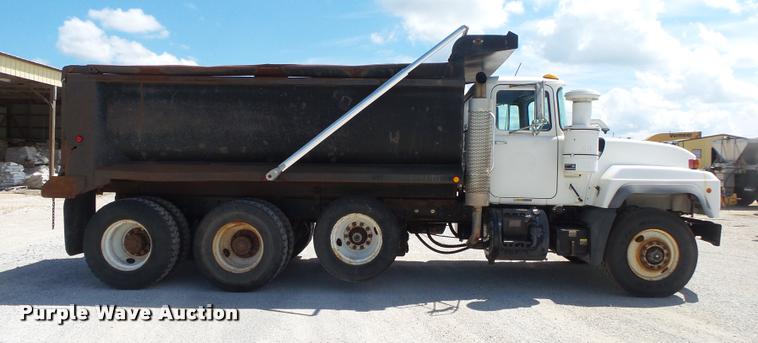 image for item DB7416 2003 Mack RD688S dump truck