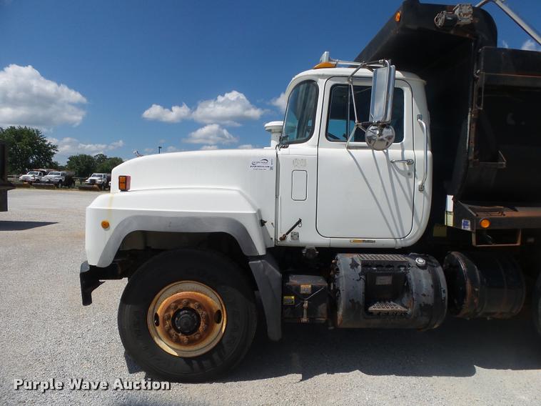 image for item DB7416 2003 Mack RD688S dump truck