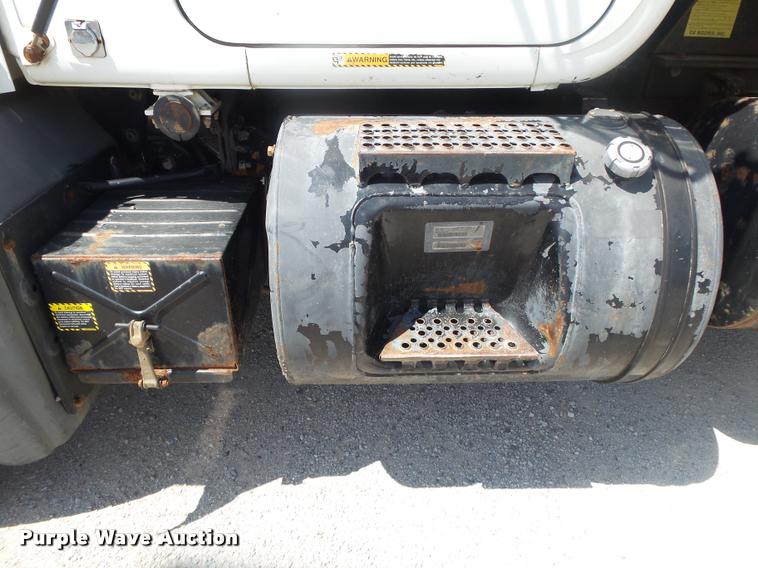 image for item DB7416 2003 Mack RD688S dump truck