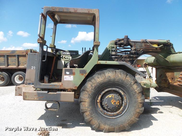 image for item DB7417 1982 Caterpillar 613B grid roller scraper