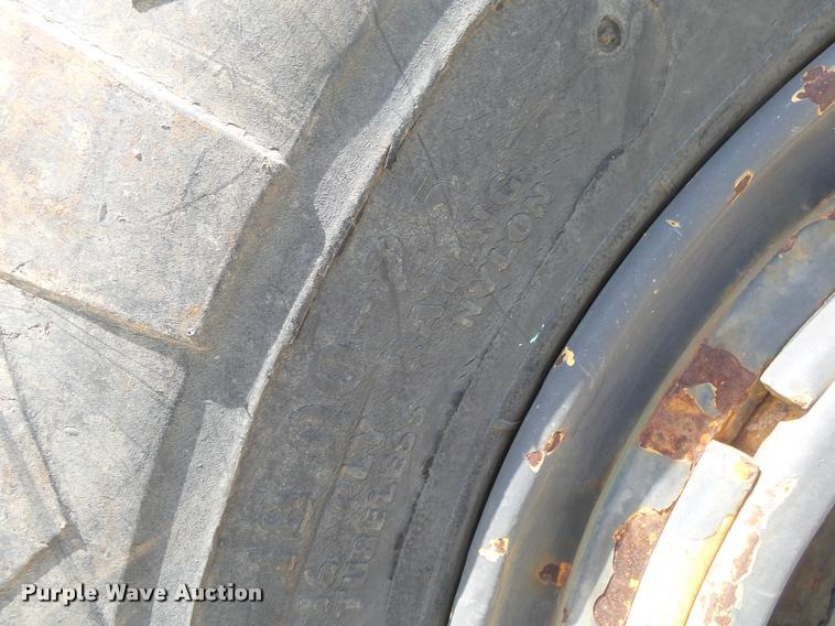 image for item DB7417 1982 Caterpillar 613B grid roller scraper