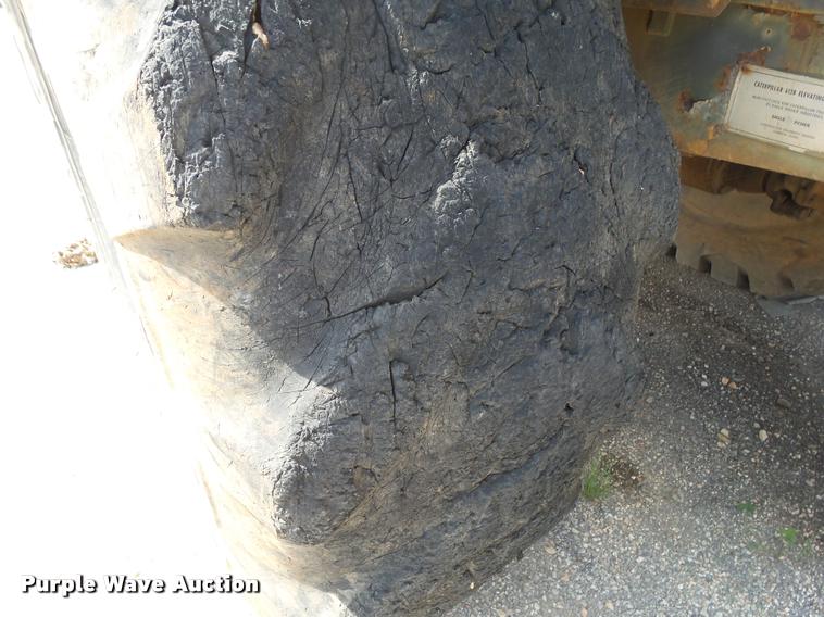 image for item DB7417 1982 Caterpillar 613B grid roller scraper