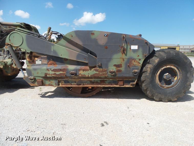 image for item DB7417 1982 Caterpillar 613B grid roller scraper