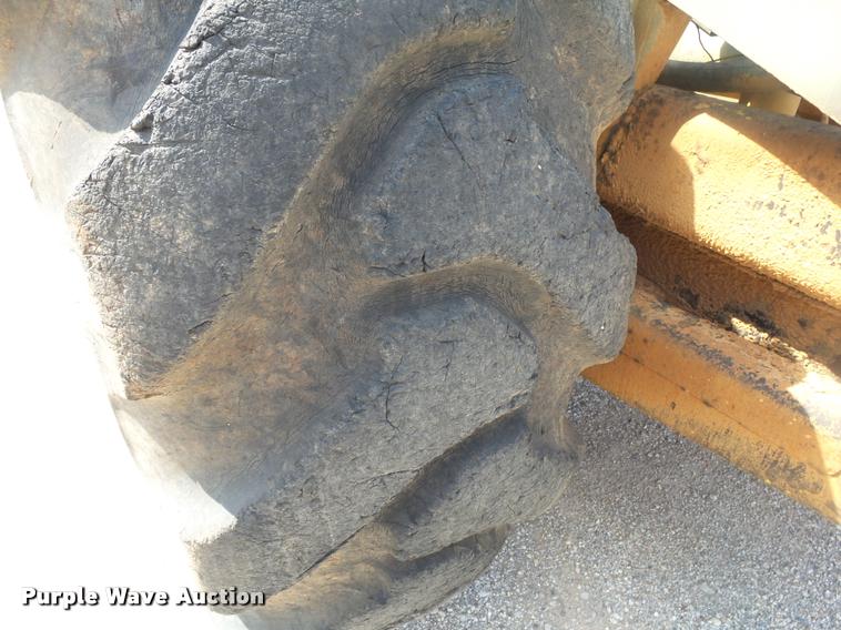 image for item DB7417 1982 Caterpillar 613B grid roller scraper