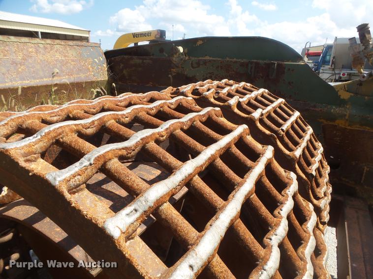 image for item DB7417 1982 Caterpillar 613B grid roller scraper