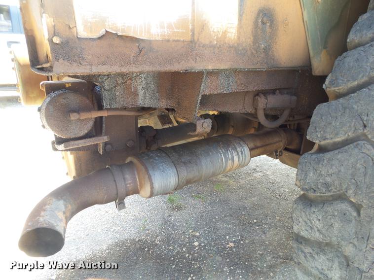 image for item DB7417 1982 Caterpillar 613B grid roller scraper