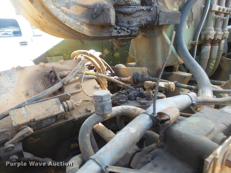 image for item DB7417 1982 Caterpillar 613B grid roller scraper