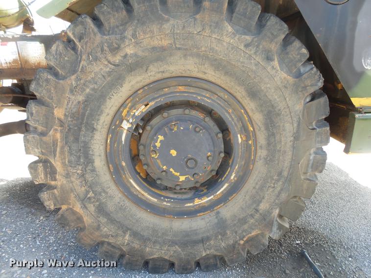 image for item DB7417 1982 Caterpillar 613B grid roller scraper