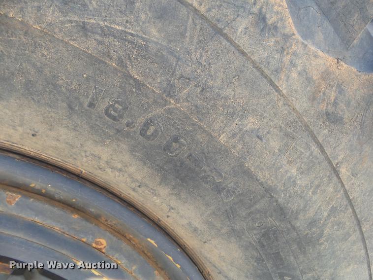 image for item DB7417 1982 Caterpillar 613B grid roller scraper