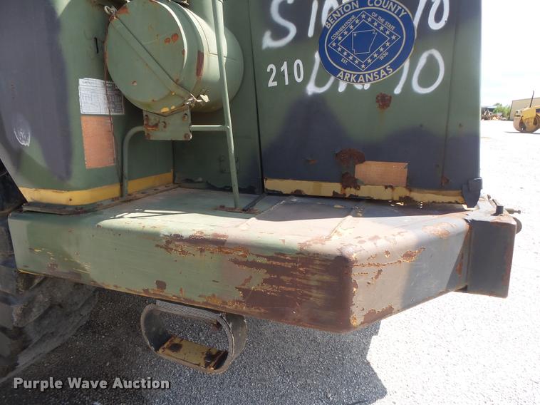 image for item DB7417 1982 Caterpillar 613B grid roller scraper