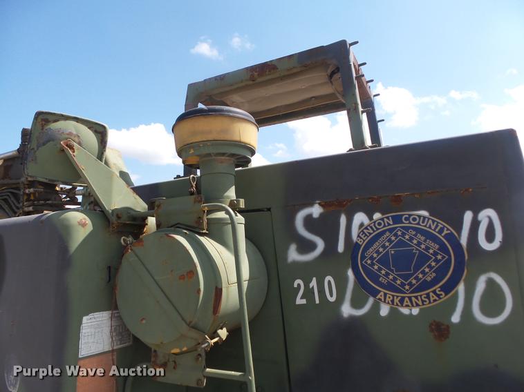 image for item DB7417 1982 Caterpillar 613B grid roller scraper