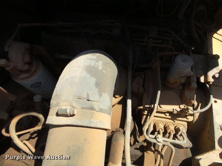 image for item DB7417 1982 Caterpillar 613B grid roller scraper