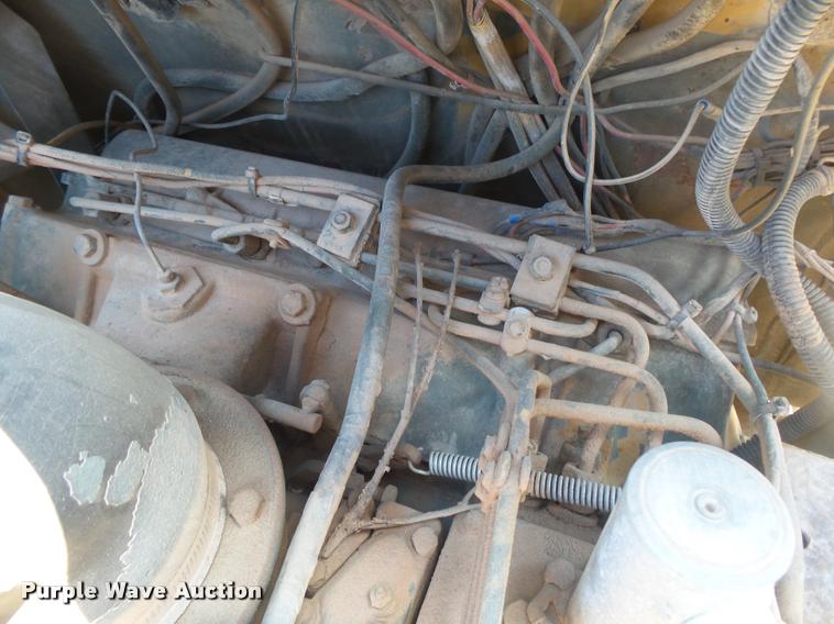 image for item DB7417 1982 Caterpillar 613B grid roller scraper