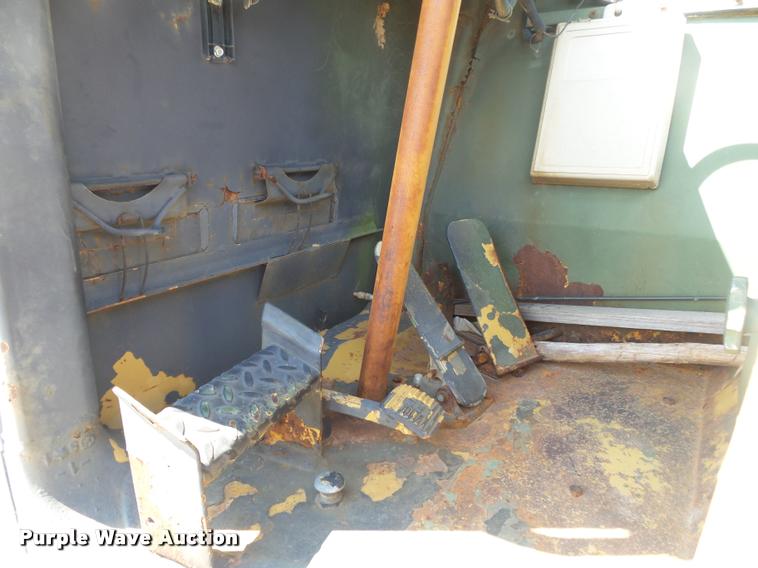 image for item DB7417 1982 Caterpillar 613B grid roller scraper