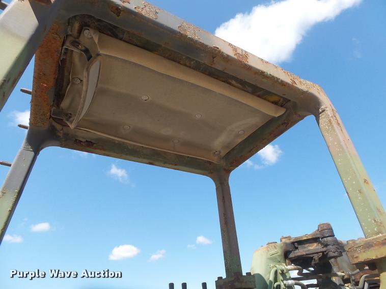 image for item DB7417 1982 Caterpillar 613B grid roller scraper