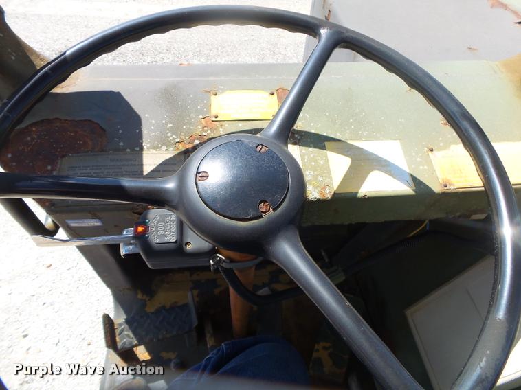 image for item DB7417 1982 Caterpillar 613B grid roller scraper