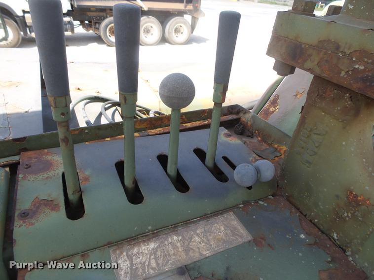 image for item DB7417 1982 Caterpillar 613B grid roller scraper