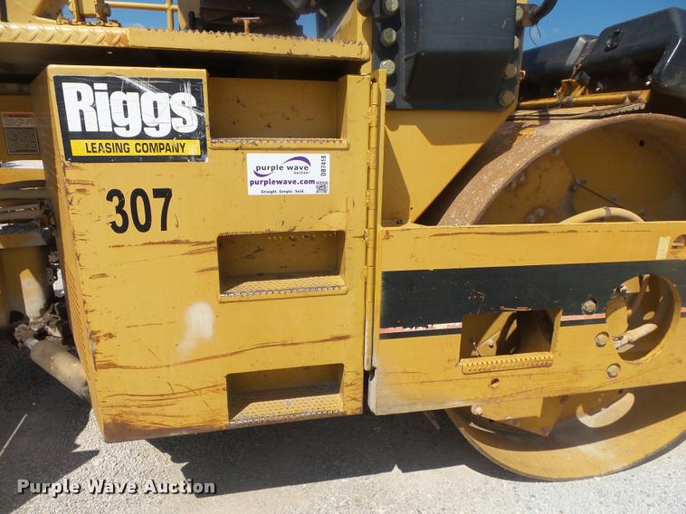 image for item DB7418 1999 Caterpillar CB-534C double drum vibratory roller