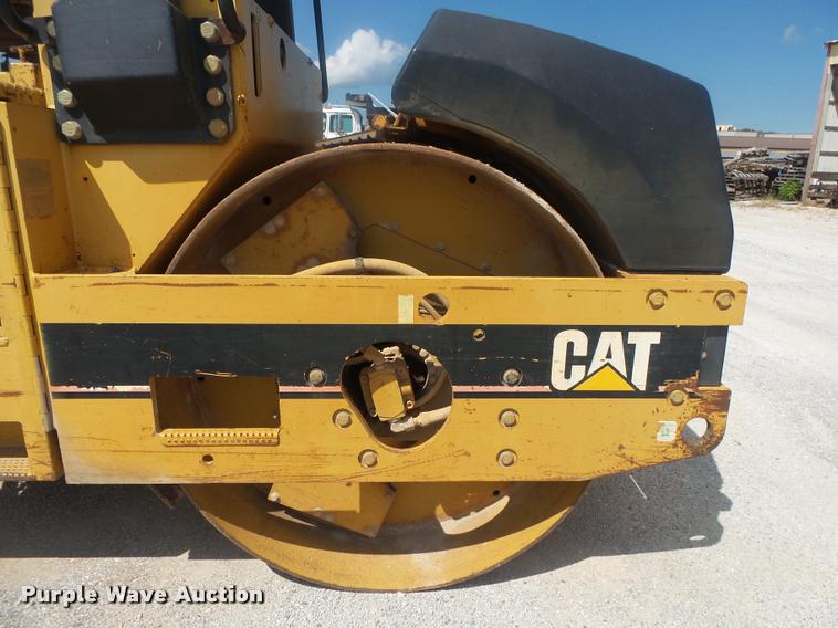 image for item DB7418 1999 Caterpillar CB-534C double drum vibratory roller