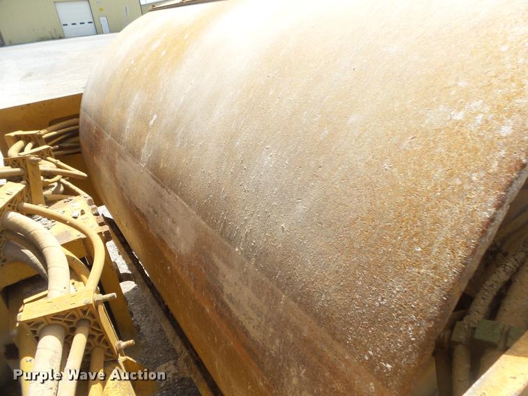 image for item DB7418 1999 Caterpillar CB-534C double drum vibratory roller