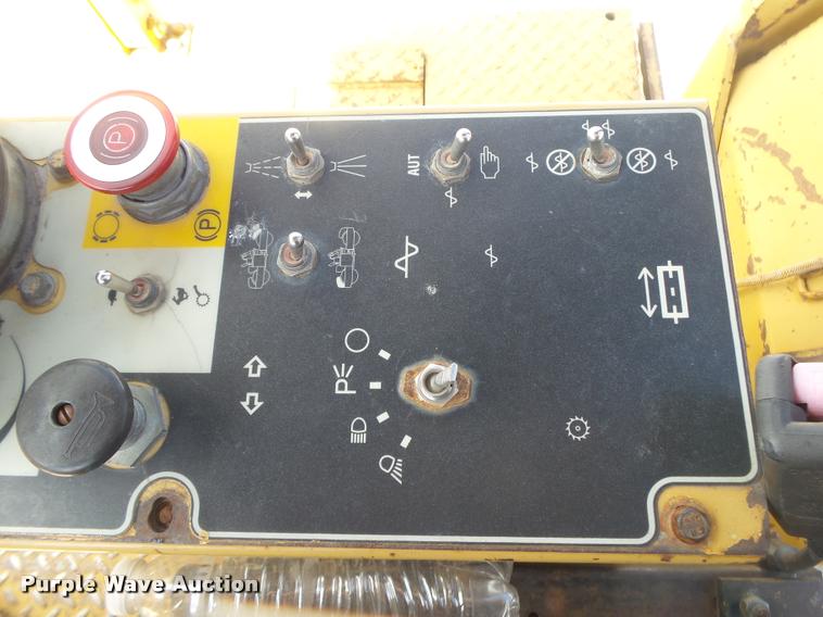 image for item DB7418 1999 Caterpillar CB-534C double drum vibratory roller