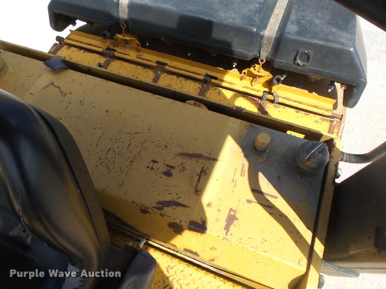 image for item DB7418 1999 Caterpillar CB-534C double drum vibratory roller