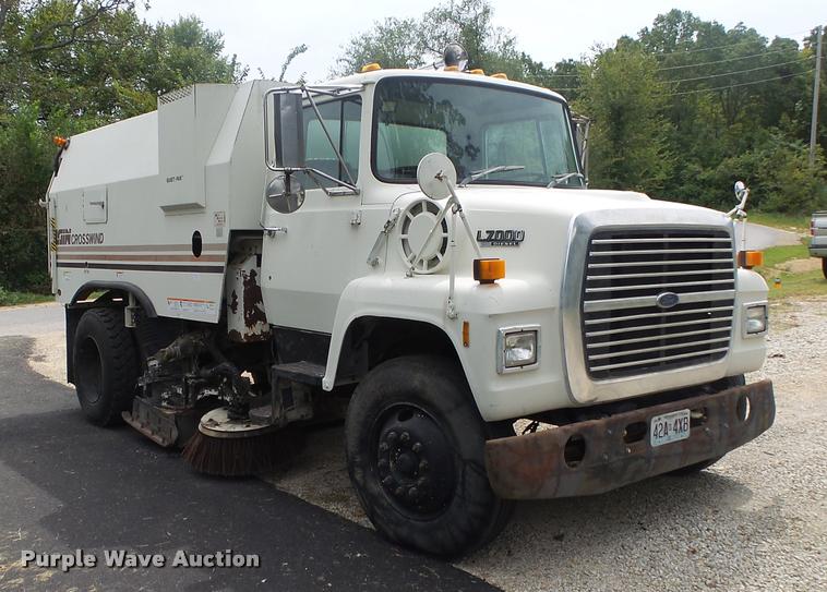 image for item DB7462 1990 Ford L7000 street sweeper truck