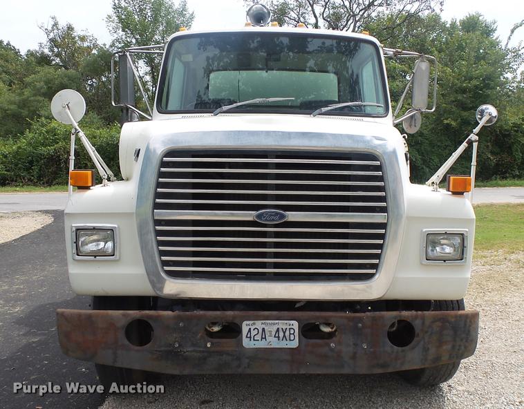 image for item DB7462 1990 Ford L7000 street sweeper truck