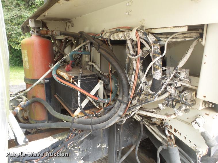 image for item DB7462 1990 Ford L7000 street sweeper truck