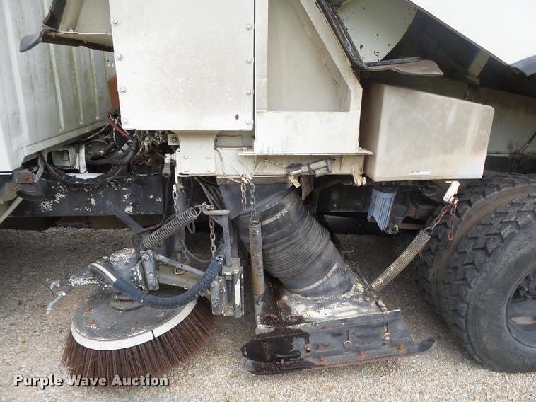 image for item DB7462 1990 Ford L7000 street sweeper truck