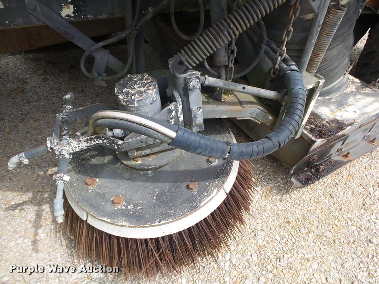 image for item DB7462 1990 Ford L7000 street sweeper truck