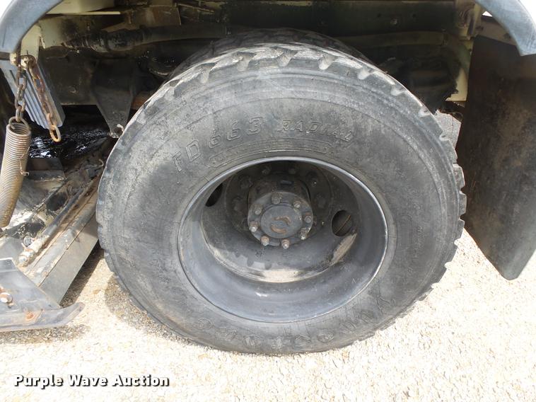 image for item DB7462 1990 Ford L7000 street sweeper truck