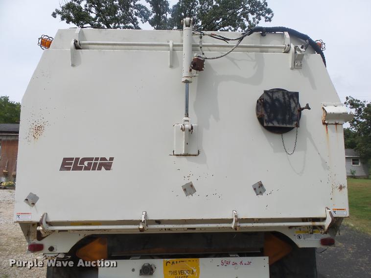 image for item DB7462 1990 Ford L7000 street sweeper truck